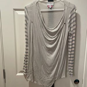 Jessica Simpson maternity nursing top